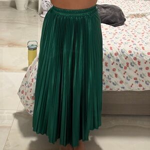 Elegant Green Pleated Skirt